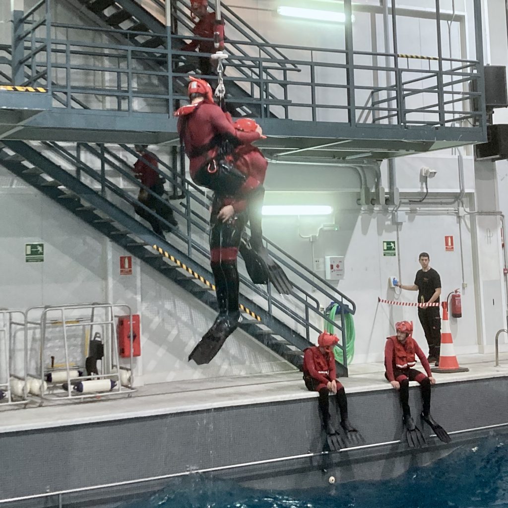 formación especializada en nadador de rescate helitransportado